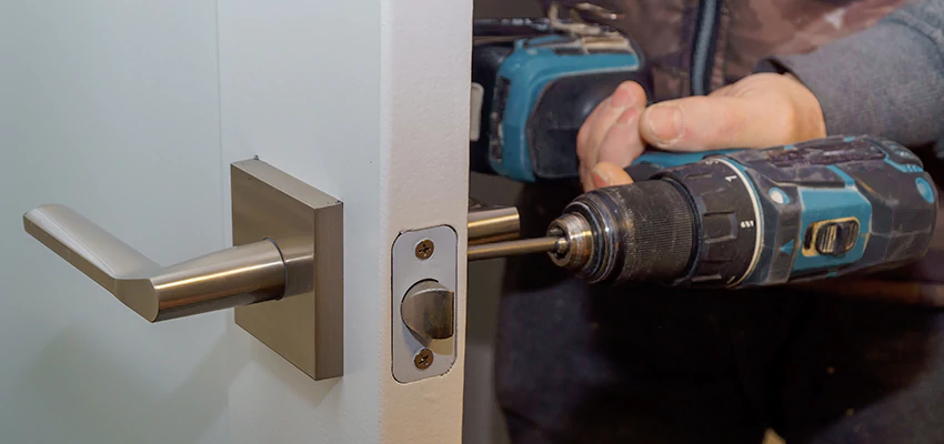 Broken Door Handle Lock Repair in Plantation, Florida