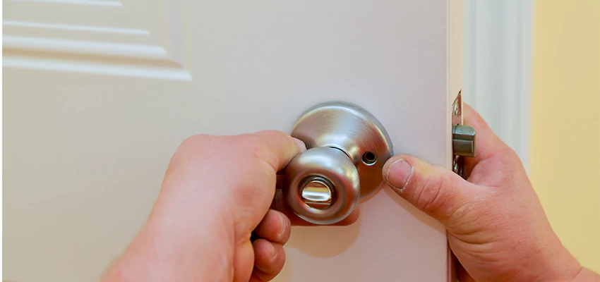 After-hours Locksmith For Lock And Key Installation in Plantation, FL